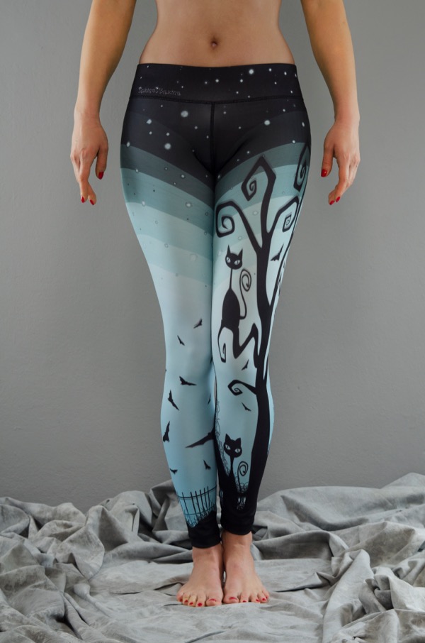 Bright Dark — ilustrovane helanke Talking Walking