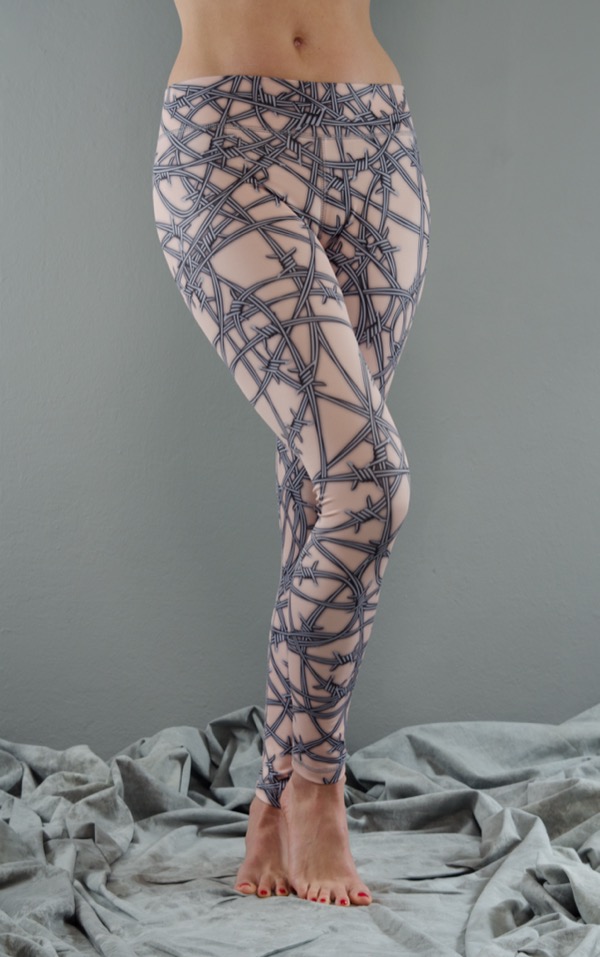 Untouchable — ilustrovane helanke Talking Walking